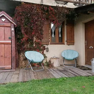 En Rez De Chaussee, Avec Jardin Partage. Vars (Hautes-Alpes)